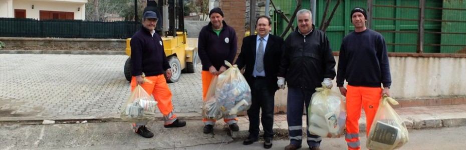 Tutti scioperano e chi lavora è un insubordinato!