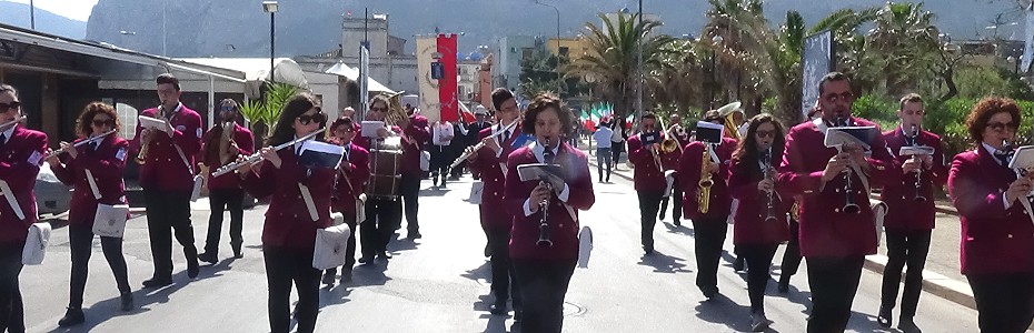 Cerimonia per l’anniversario della Liberazione: deposta una stele per gli eroi di Isola