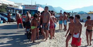 Rissa sulla spiaggia a Isola delle Femmine. Ferito un uomo con un colpo di bottiglia