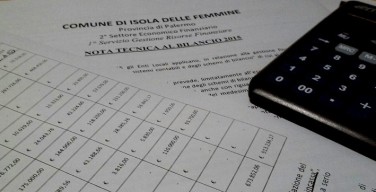 Approvato il bilancio 2015 di Isola delle Femmine: interventi su scuola, borse di studio, anziani e pesca