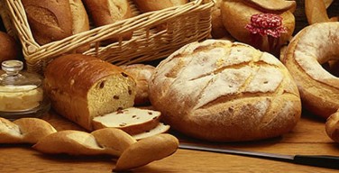 “Pane in piazza” a Isola delle Femmine: distribuzione dei prodotti da forno per la festa di San Giuseppe