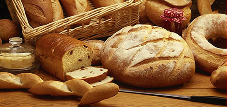 “Pane in piazza” a Isola delle Femmine: distribuzione dei prodotti da forno per la festa di San Giuseppe
