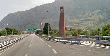 Polemica su monumento strage di Capaci. Direttore Rai: “E’ un’infamia”. Roccalumera: “Venga il 23 maggio”