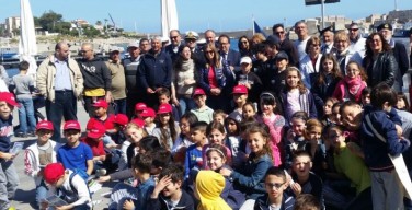 “Piccoli marinai” a scuola nel porticciolo di Isola per conoscere le attività legate al mare