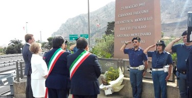 Il ministro della cultura della Lituania a Isola delle Femmine per un omaggio a Giovanni Falcone