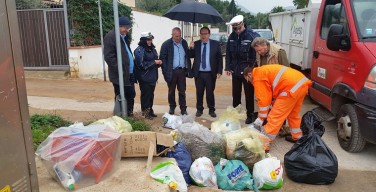 Contrasto ai “furbetti del pattume” di Isola delle Femmine: beccati cinque incivili (VIDEO)