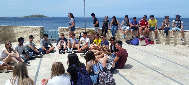 Progetto Erasmus, quaranta ragazzi da cinque paesi europei alla scoperta del mare di Isola delle Femmine