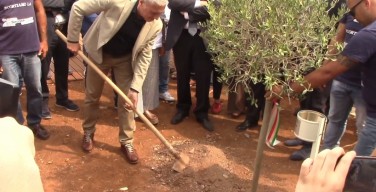 Nuovi alberi nel giardino della memoria “Quarto Savona 15” per ricordare dodici vittime della mafia