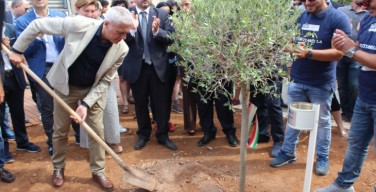 Sei alberi per ricordare Borsellino e la sua scorta nel giardino della memoria di Isola delle Femmine