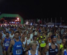 Più di 400 atleti alla maratona notturna sul lungomare di Isola delle Femmine (VIDEO)