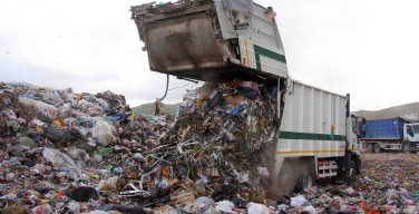 Emergenza rifiuti nel palermitano, cinquanta sindaci lanciano l’allarme: “Rischio aumento tassa sui rifiuti” (VIDEO)
