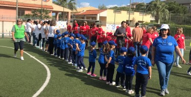 Bimbi e insegnanti in campo: le mini-olimpiadi dei bambini di Isola delle Femmine